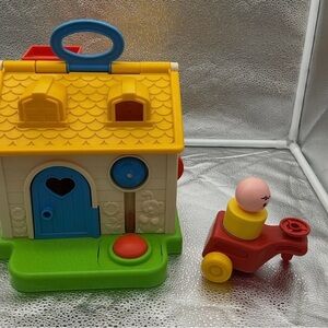 Fisher-Price Vintage 1984 Discovery Cottage Jumbo Chunky Little People